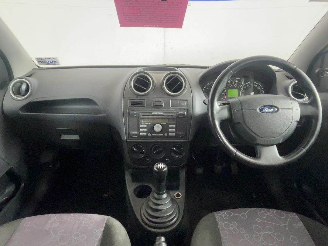 Photo '15' of Ford Fiesta Photo '15' of Ford Fiesta