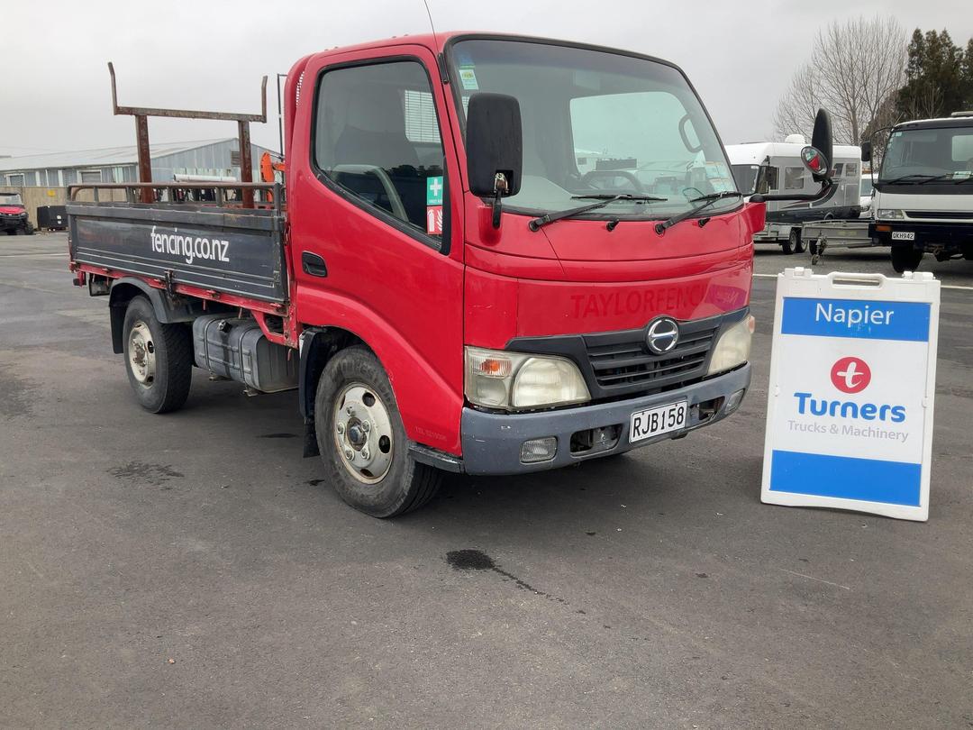Photo '1' of Hino Dutro Flat Deck