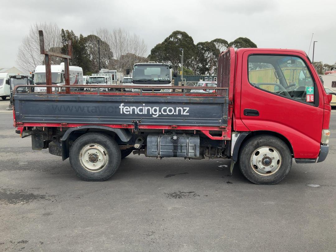 Photo '3' of Hino Dutro Flat Deck