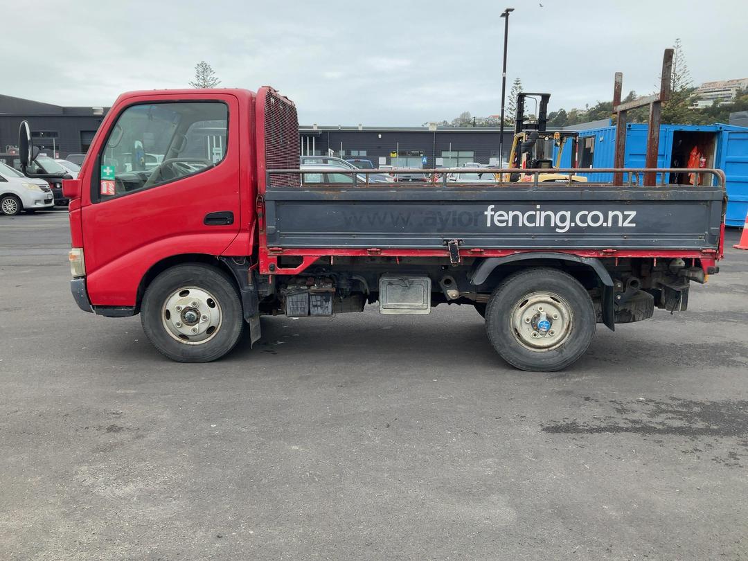 Photo '8' of Hino Dutro Flat Deck