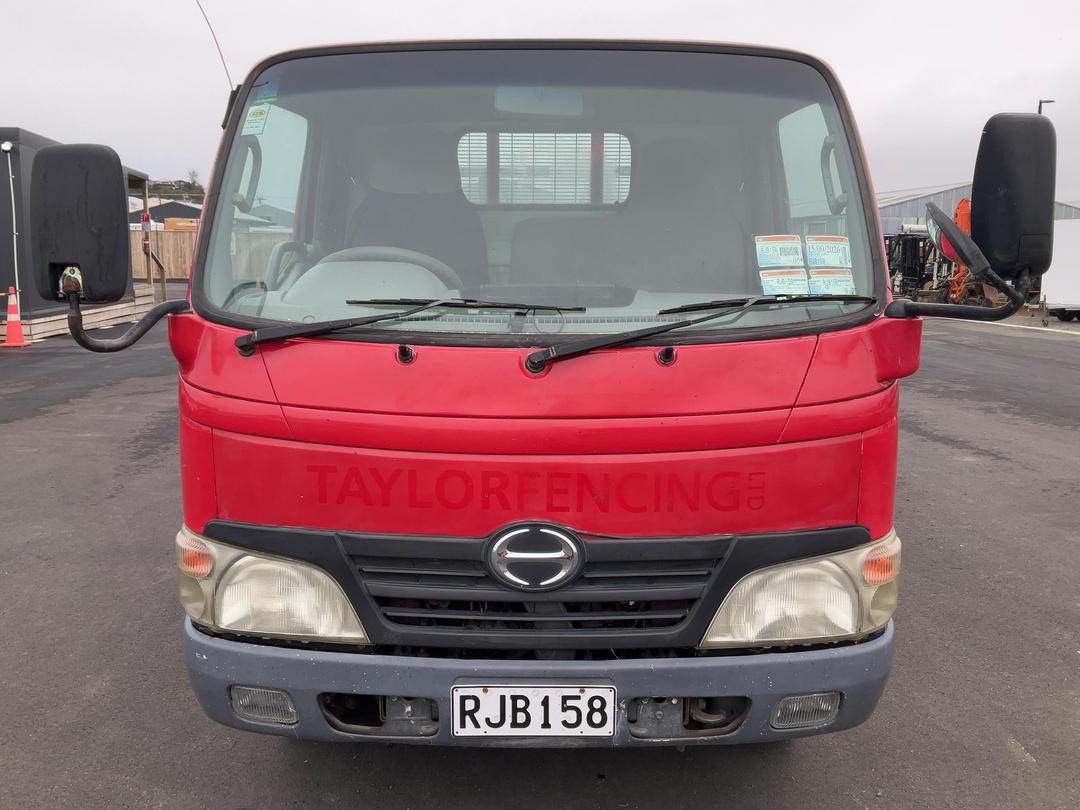 Photo '10' of Hino Dutro Flat Deck