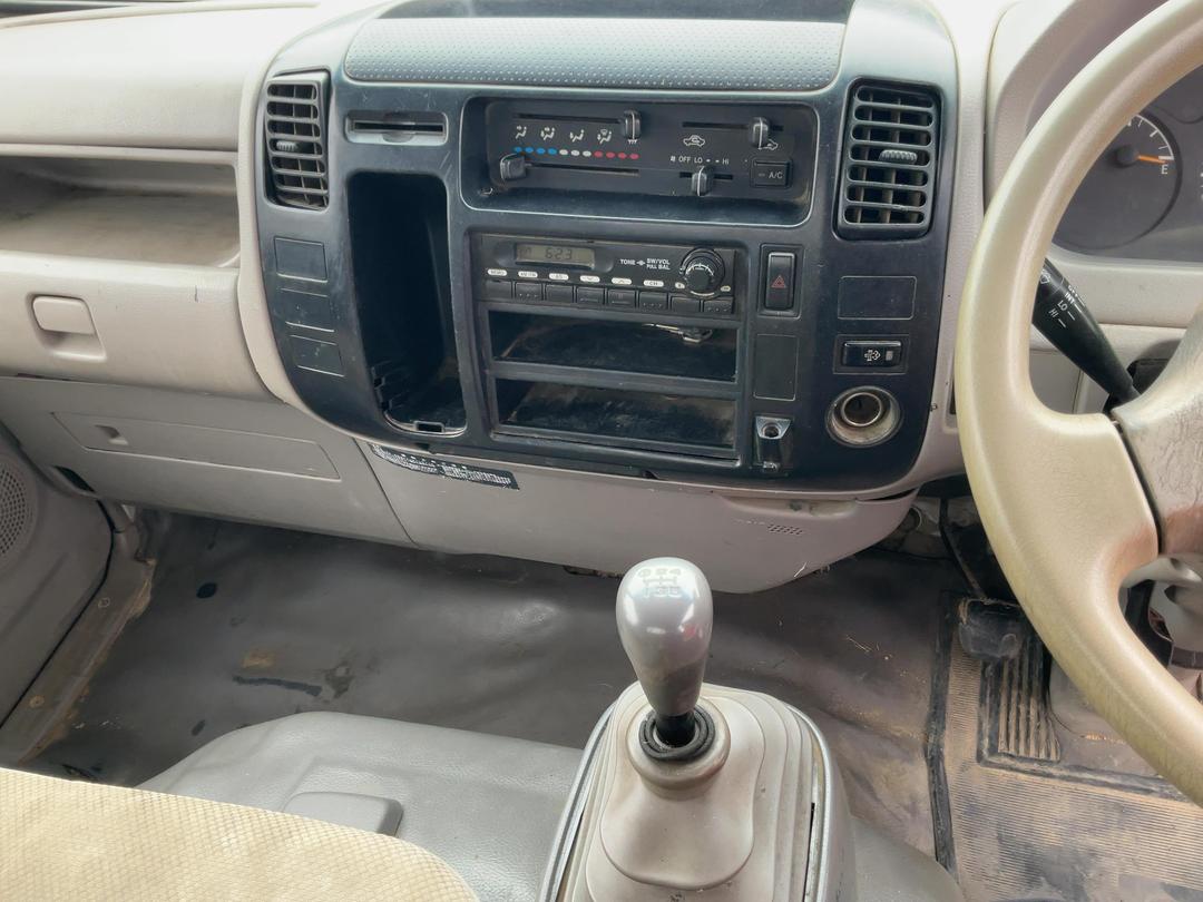 Photo '14' of Hino Dutro Flat Deck