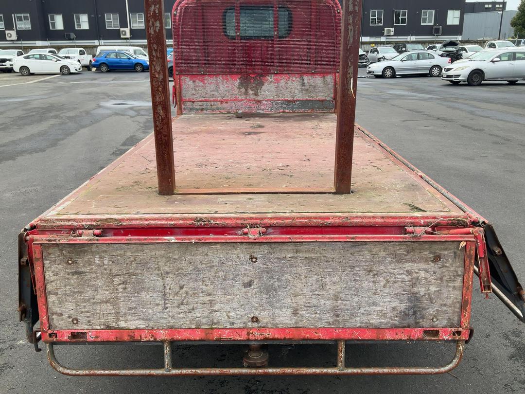 Photo '20' of Hino Dutro Flat Deck