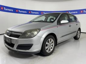 Photo '4' of Holden Astra