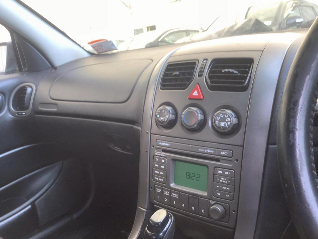 Photo '17' of Holden Commodore S V6