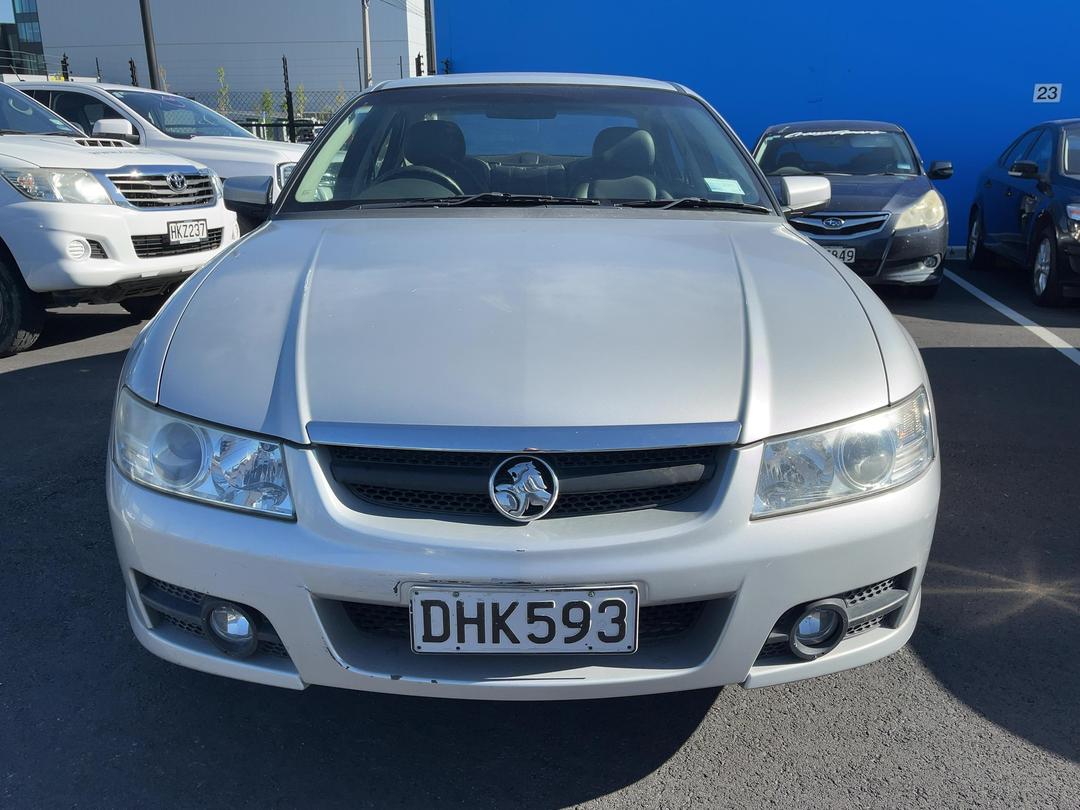 Photo '2' of Holden Commodore Berlina V6