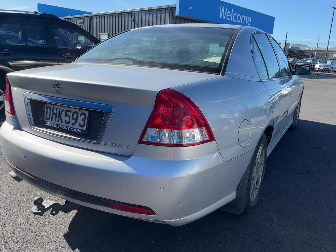 Photo '6' of Holden Commodore Berlina V6