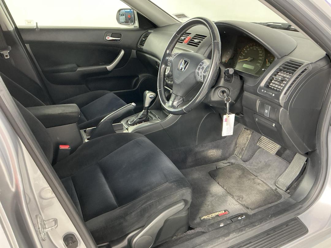 Photo '16' of Honda Accord