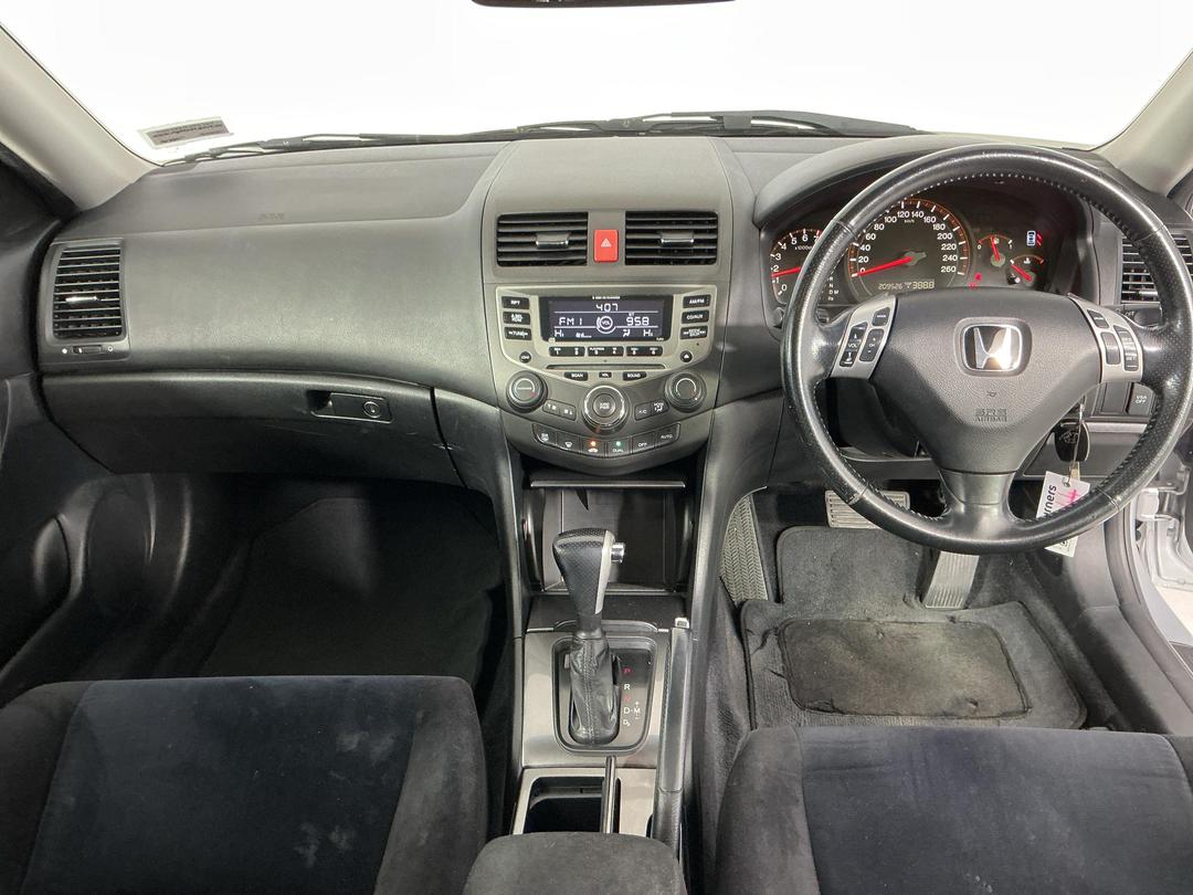 Photo '17' of Honda Accord