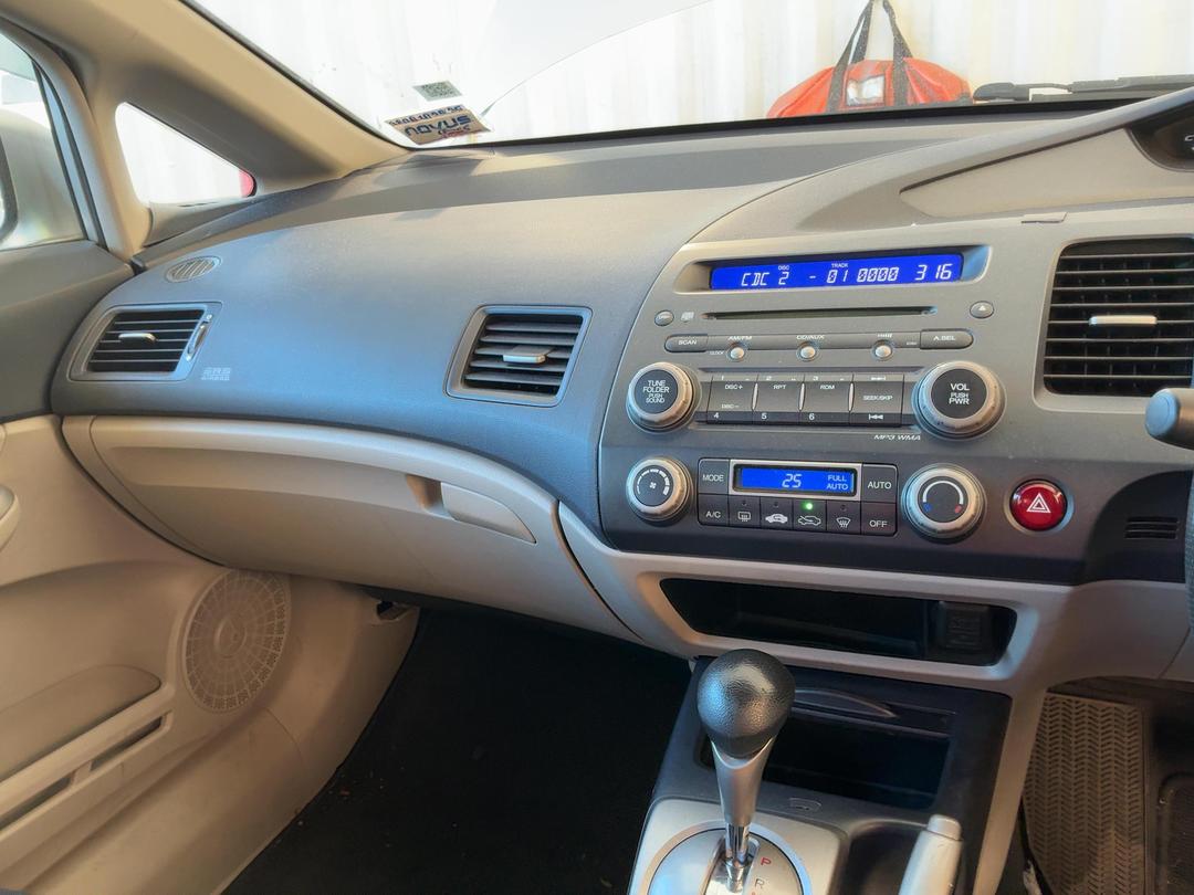 Photo '16' of Honda Civic Hybrid Photo '16' of Honda Civic Hybrid