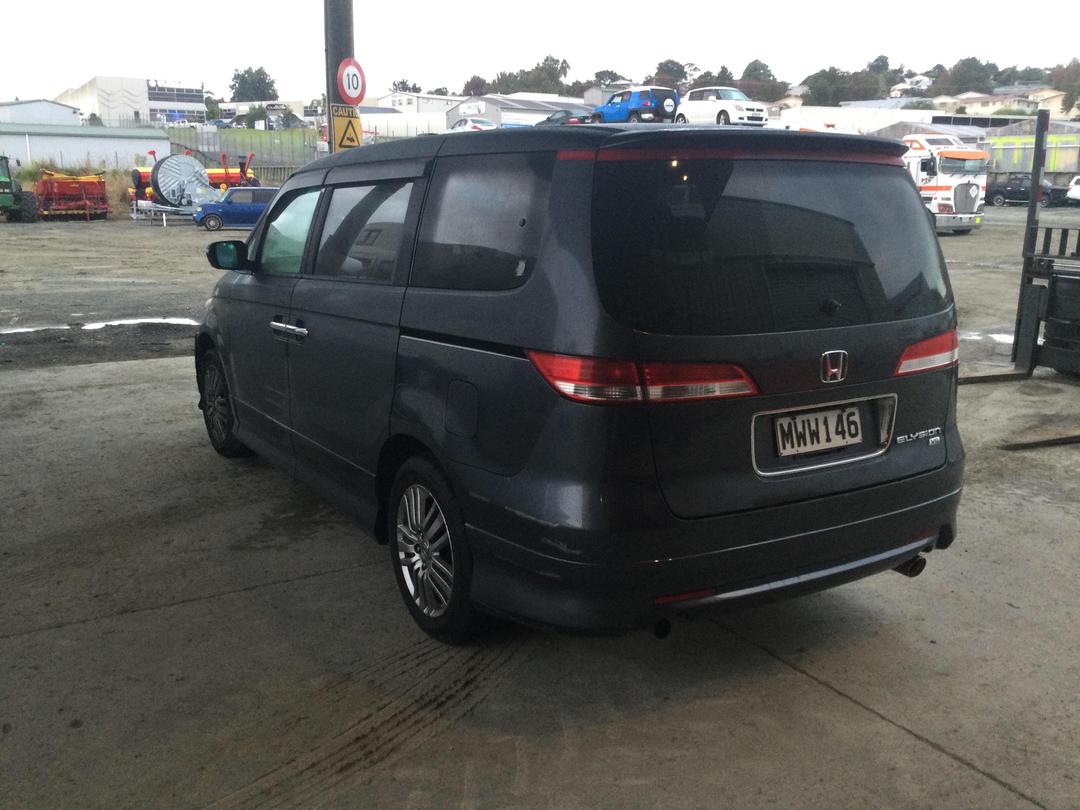 Photo '6' of Honda Elysion