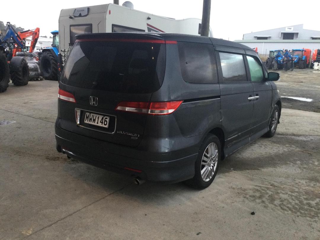 Photo '4' of Honda Elysion