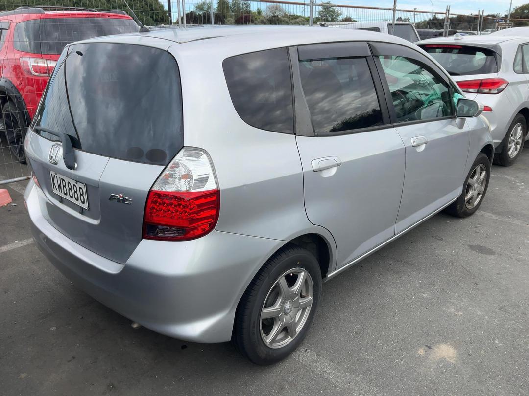 Photo '4' of Honda FIT