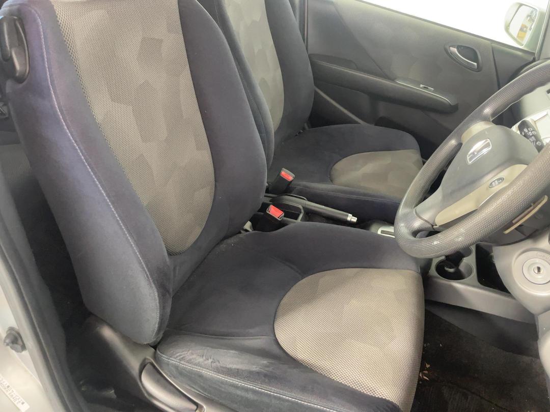 Photo '16' of Honda FIT