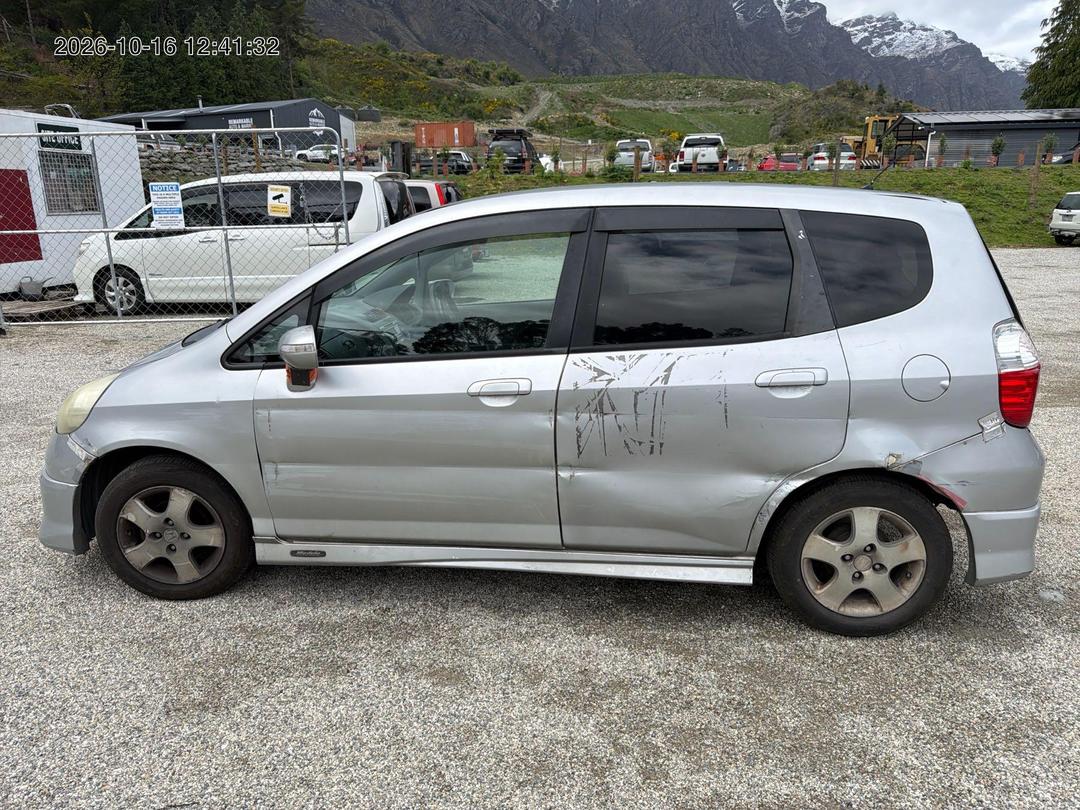 Photo '3' of Honda FIT Photo '3' of Honda FIT