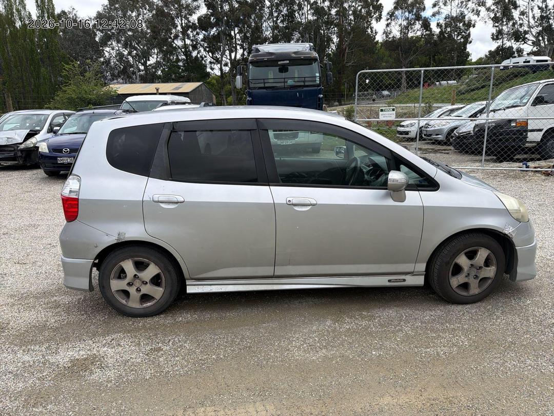 Photo '7' of Honda FIT Photo '7' of Honda FIT