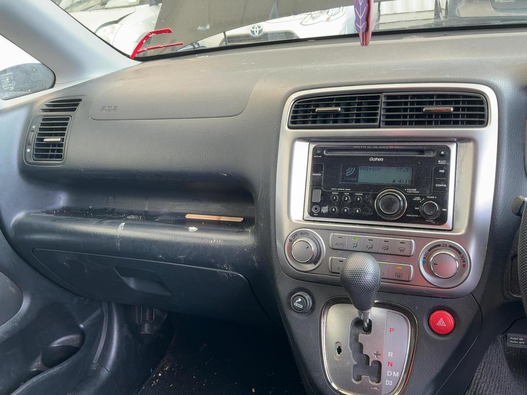 Photo '17' of Honda Stream Photo '17' of Honda Stream