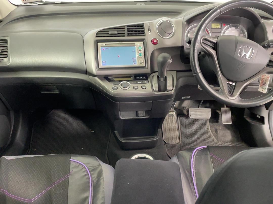 Photo '17' of Honda Stream