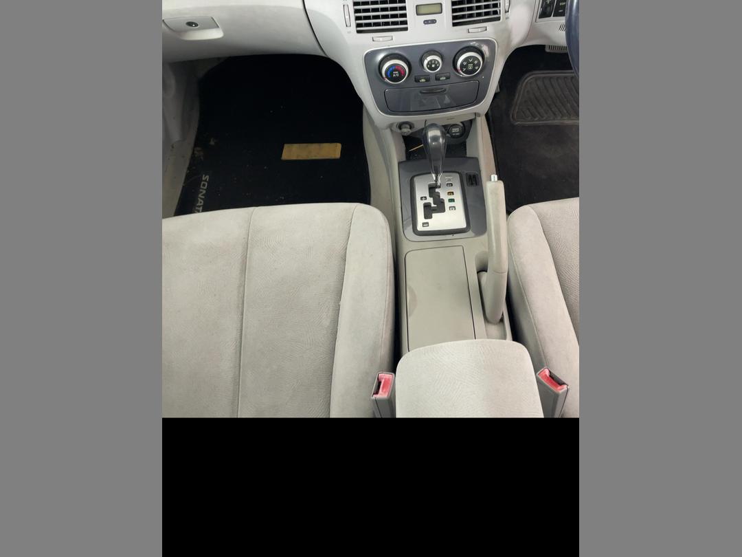 Photo '16' of Hyundai Sonata