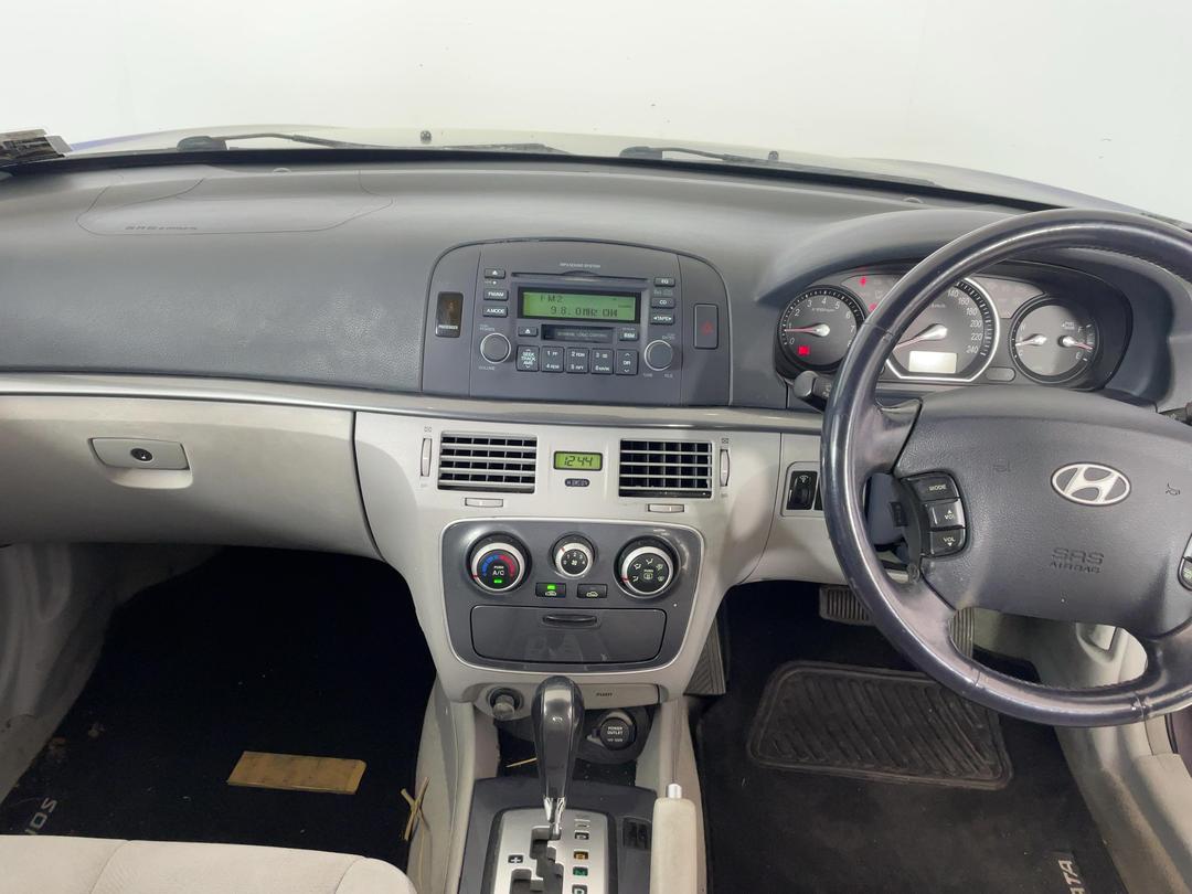 Photo '17' of Hyundai Sonata