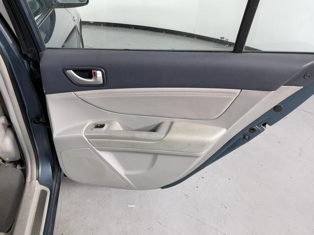 Photo '19' of Hyundai Sonata