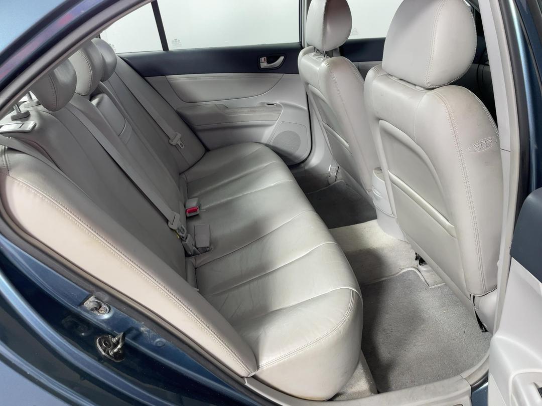 Photo '20' of Hyundai Sonata