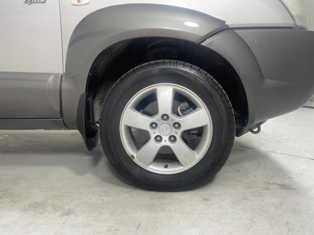 Photo '7' of Hyundai Tucson GLS Photo '7' of Hyundai Tucson GLS