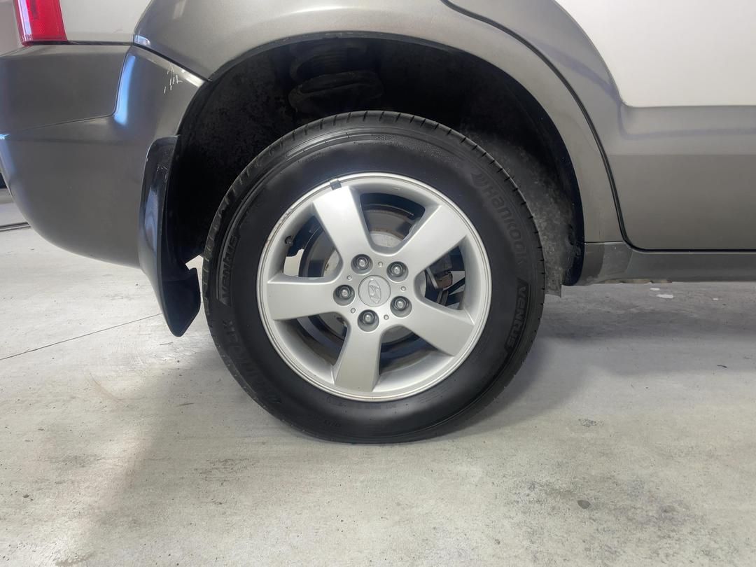 Photo '10' of Hyundai Tucson GLS Photo '10' of Hyundai Tucson GLS