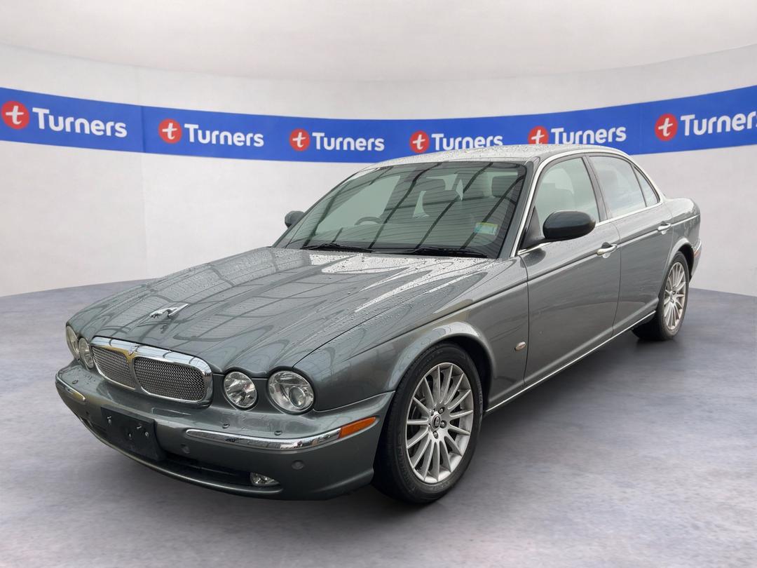 Photo '3' of Jaguar XJ 4.2 Executive Photo '3' of Jaguar XJ 4.2 Executive
