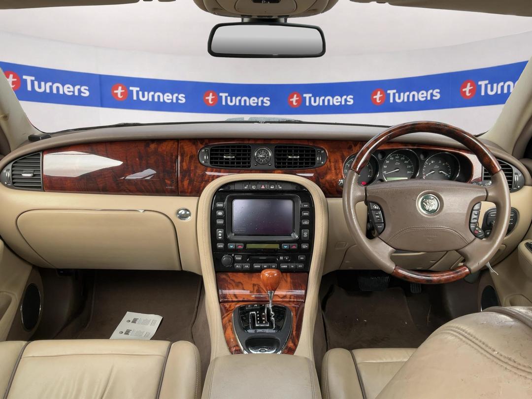 Photo '15' of Jaguar XJ 4.2 Executive Photo '15' of Jaguar XJ 4.2 Executive