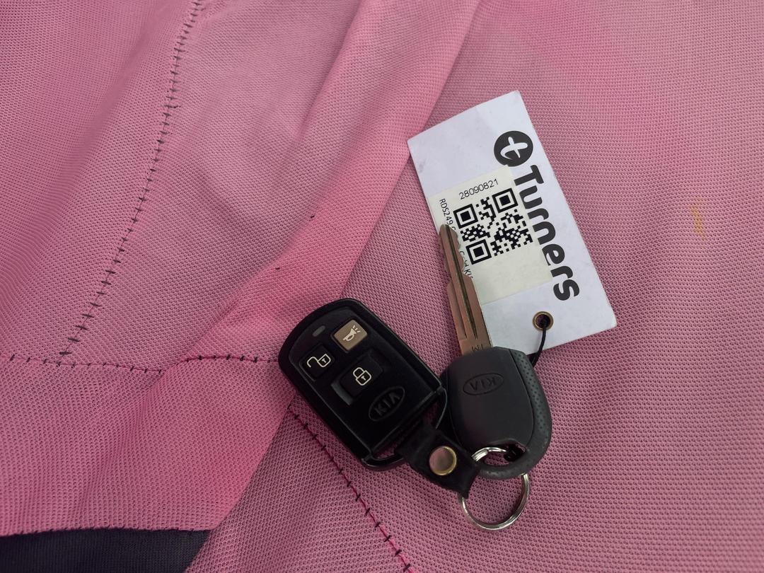 Photo '11' of KIA Cerato