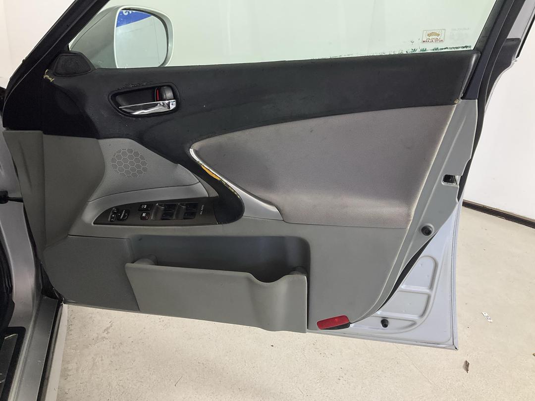 Photo '15' of Lexus IS250