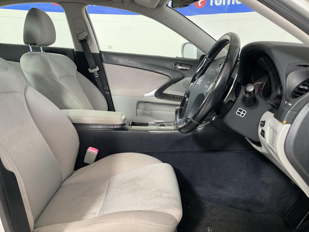 Photo '16' of Lexus IS250