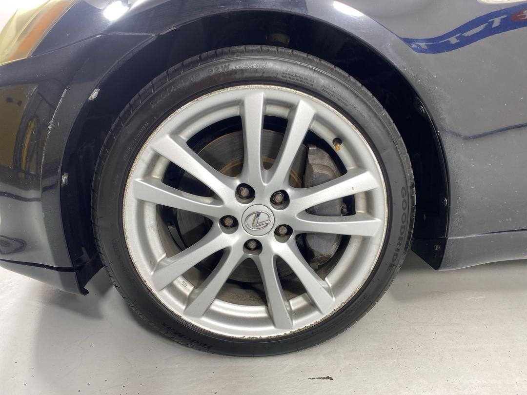 Photo '10' of Lexus IS350