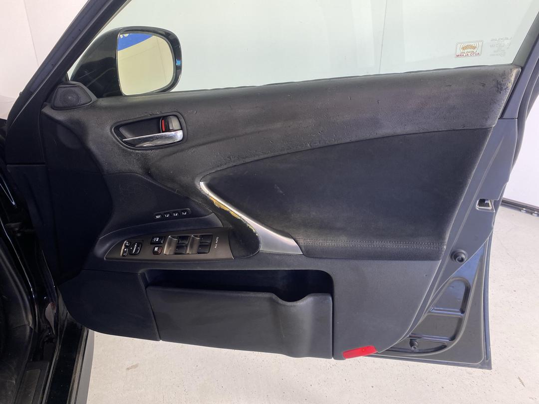 Photo '15' of Lexus IS350