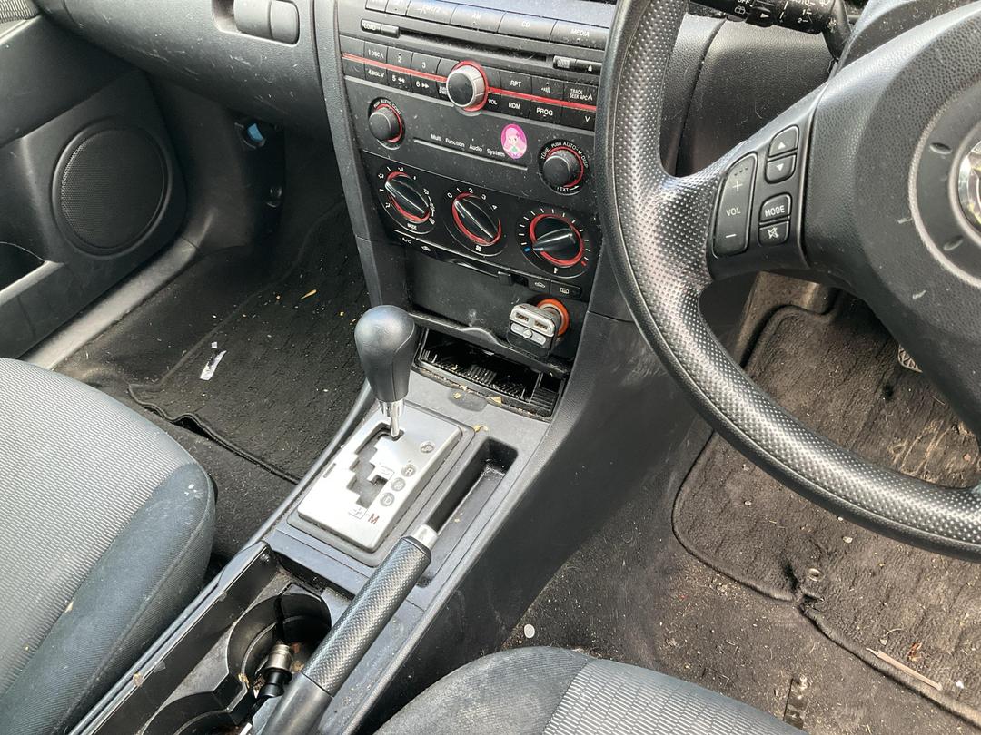 Photo '10' of Mazda Axela