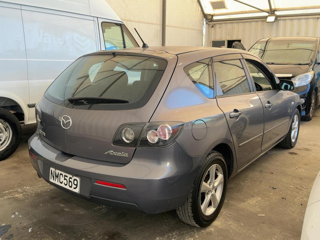 Photo '8' of Mazda Axela Photo '8' of Mazda Axela
