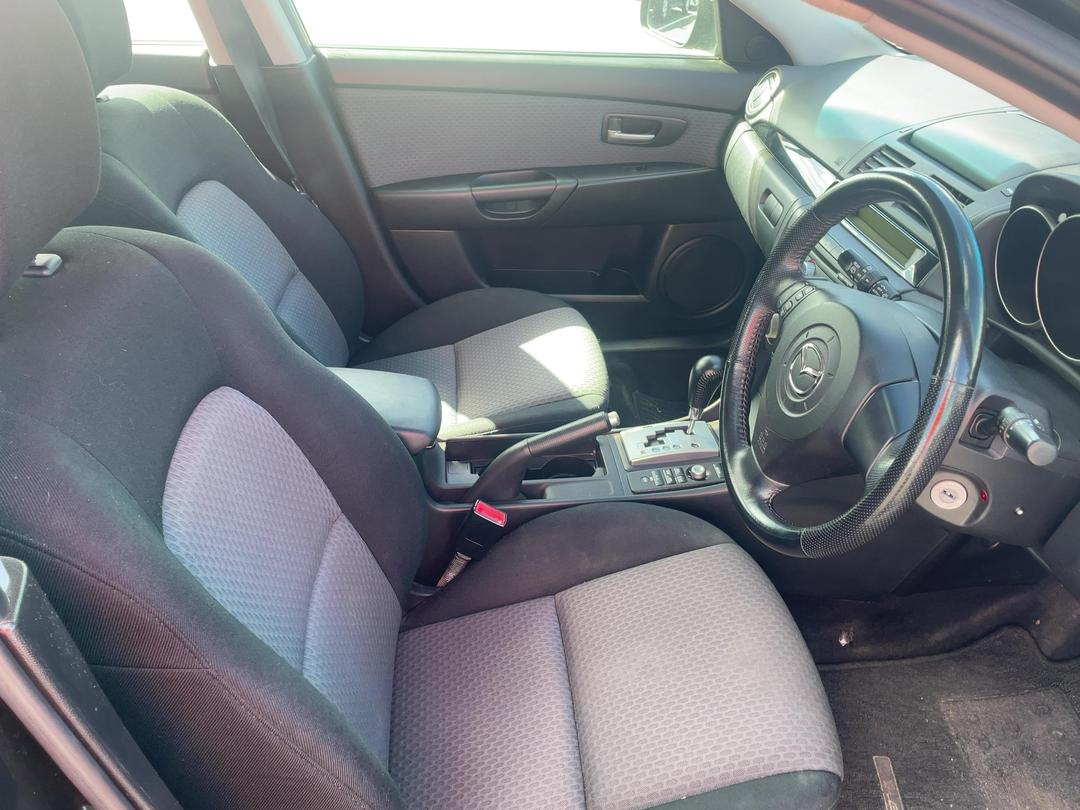 Photo '14' of Mazda Axela Photo '14' of Mazda Axela