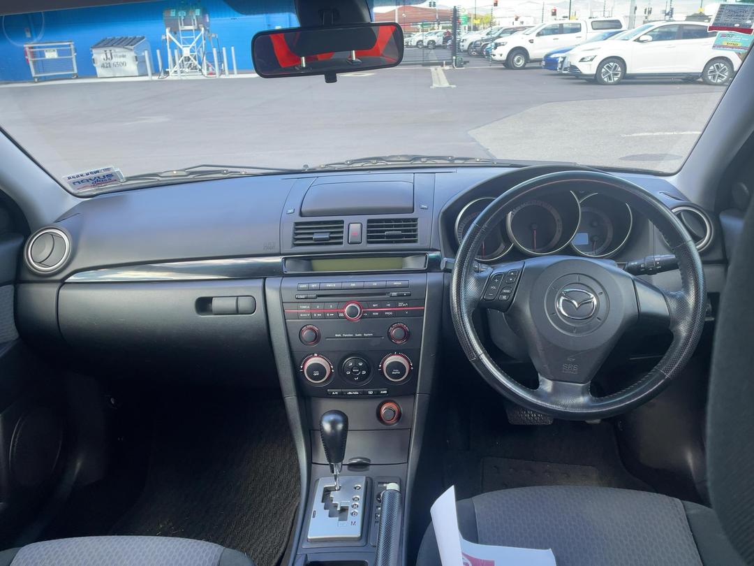Photo '15' of Mazda Axela Photo '15' of Mazda Axela