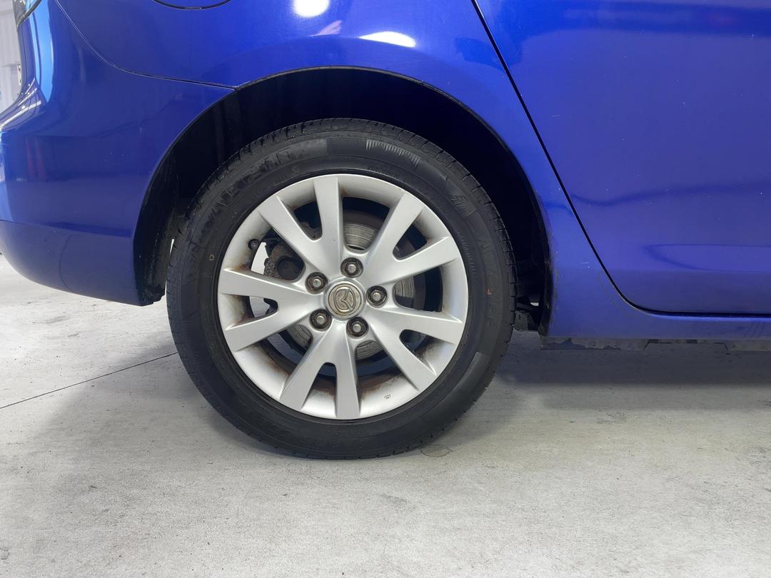 Photo '12' of Mazda Axela