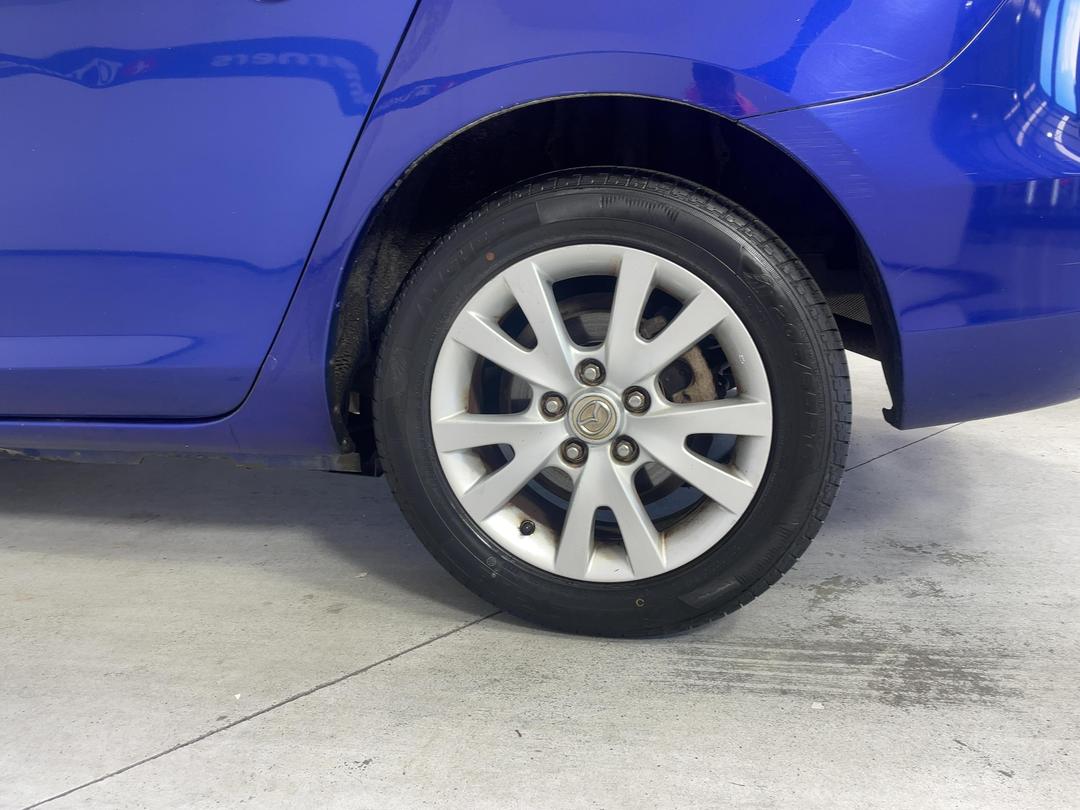 Photo '11' of Mazda Axela