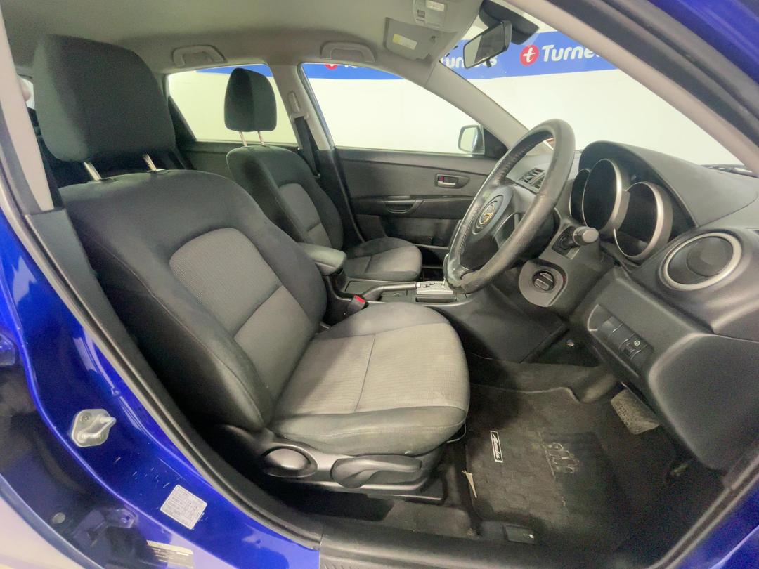 Photo '16' of Mazda Axela