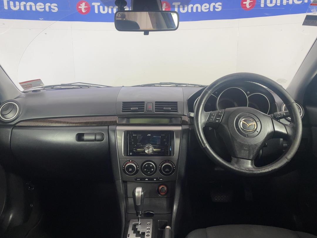 Photo '17' of Mazda Axela