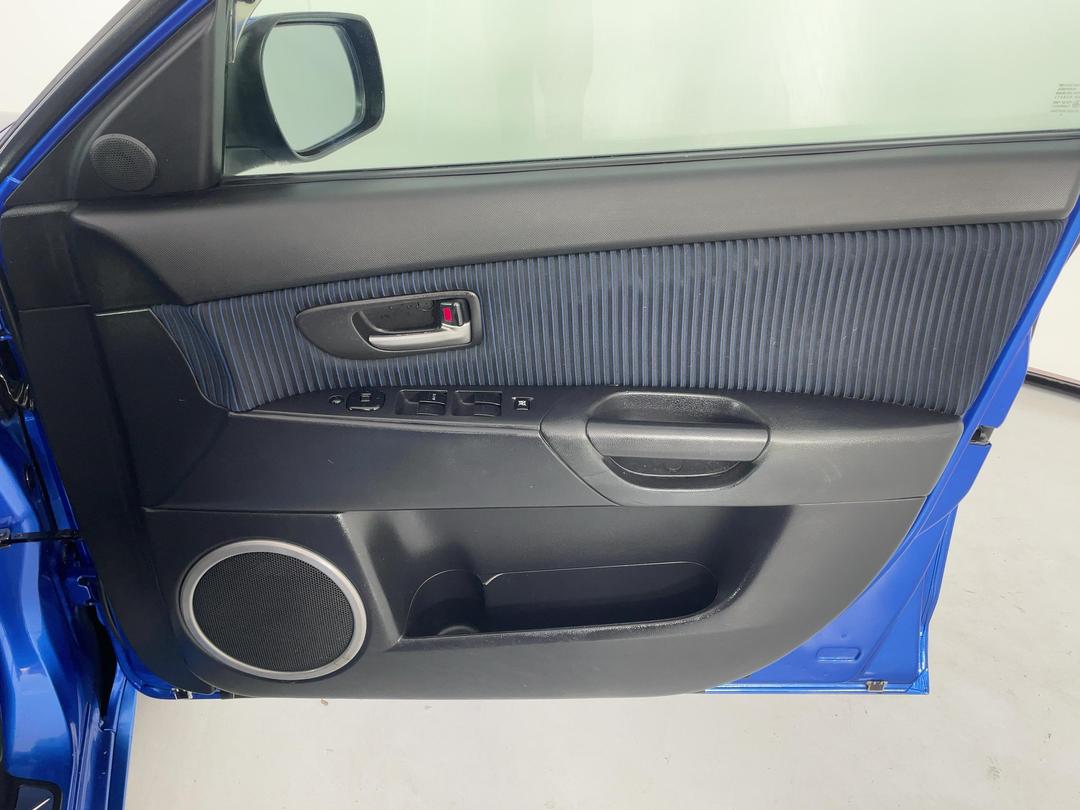 Photo '15' of Mazda Axela