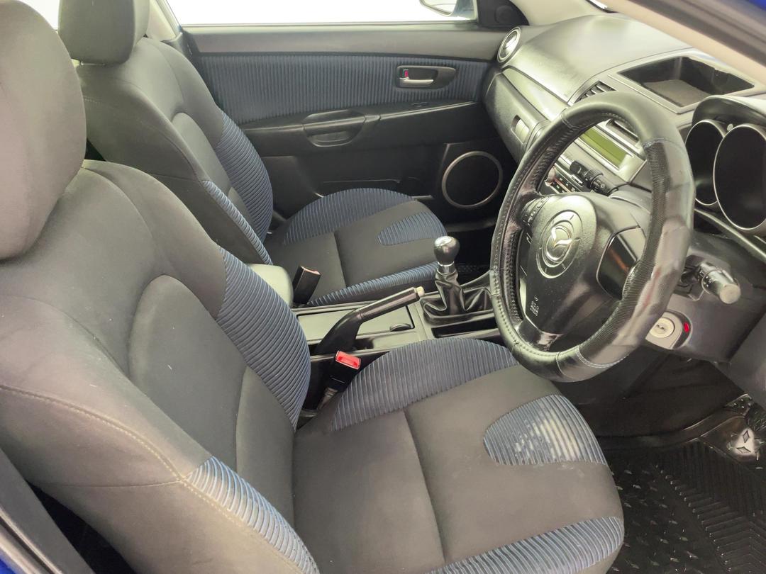 Photo '16' of Mazda Axela