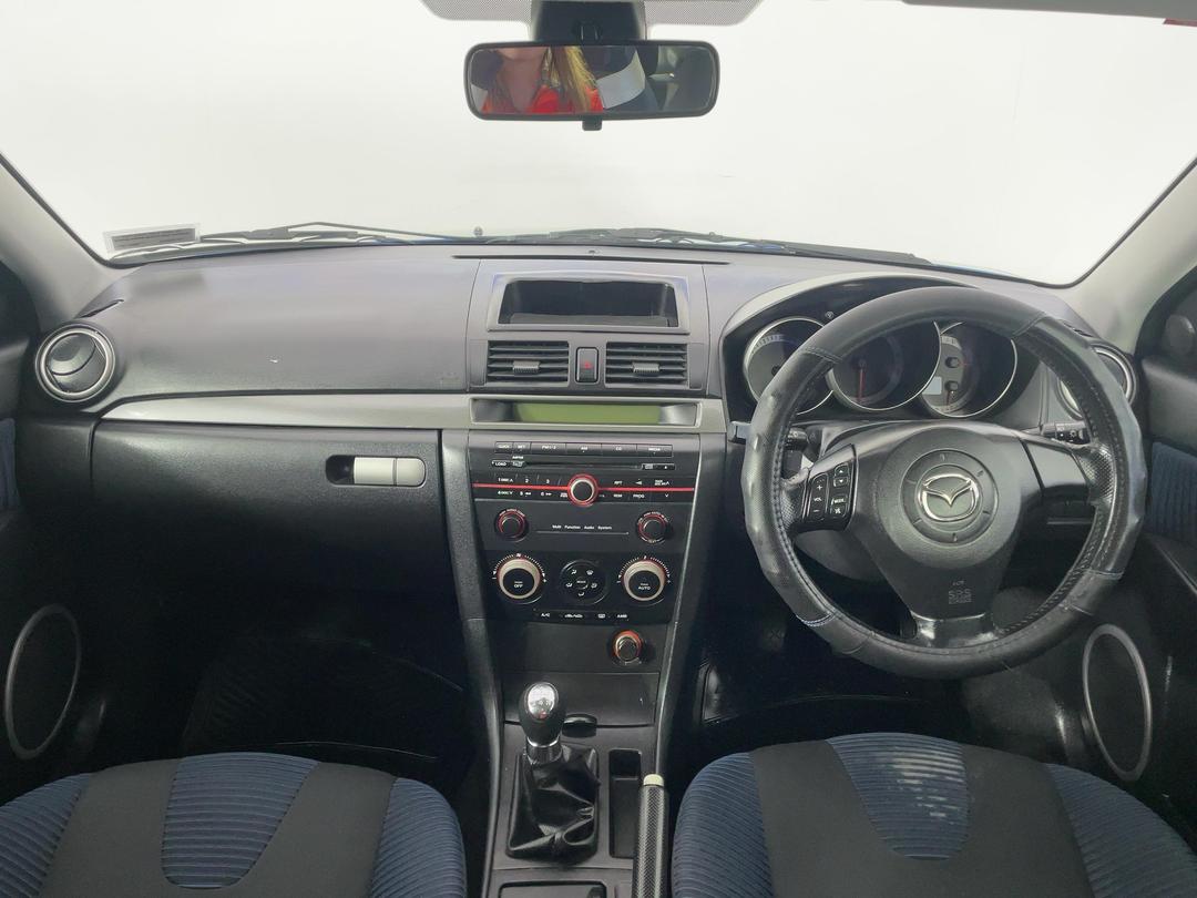 Photo '17' of Mazda Axela