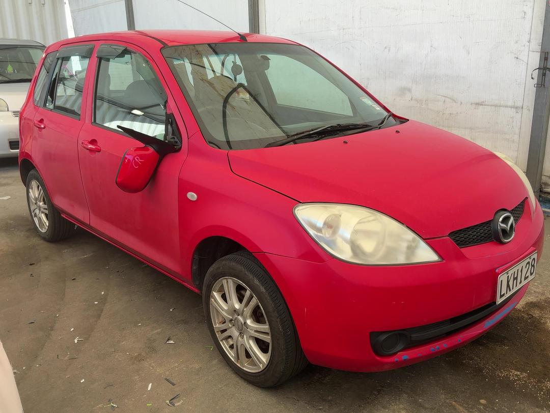 Photo '3' of Mazda Demio Photo '3' of Mazda Demio