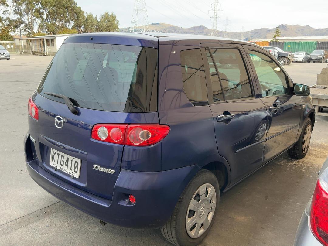 Photo '3' of Mazda Demio Photo '3' of Mazda Demio