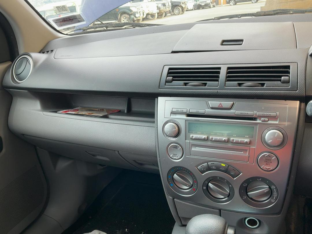 Photo '17' of Mazda Demio Photo '17' of Mazda Demio