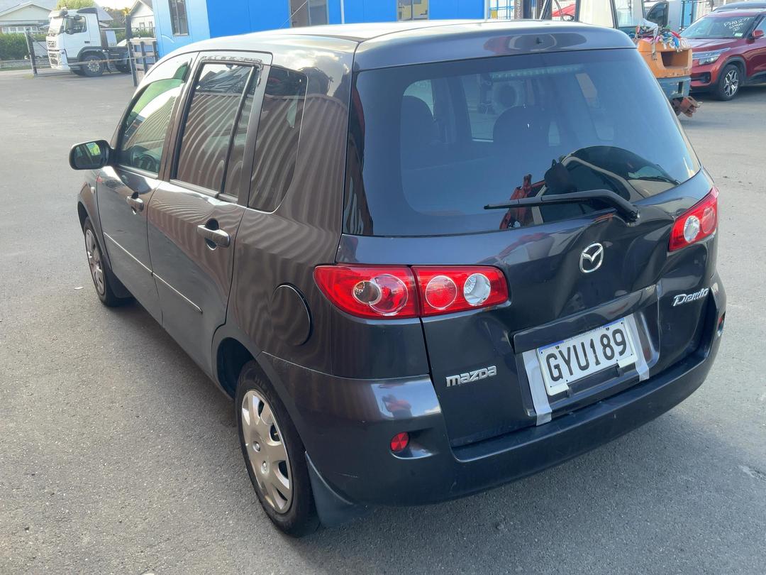 Photo '5' of Mazda Demio